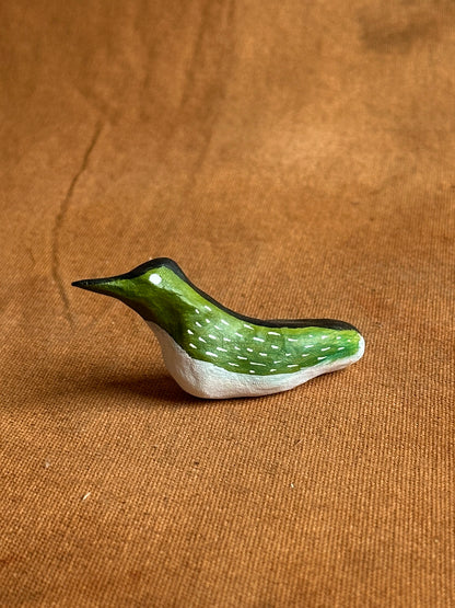 Prickled miniature loon