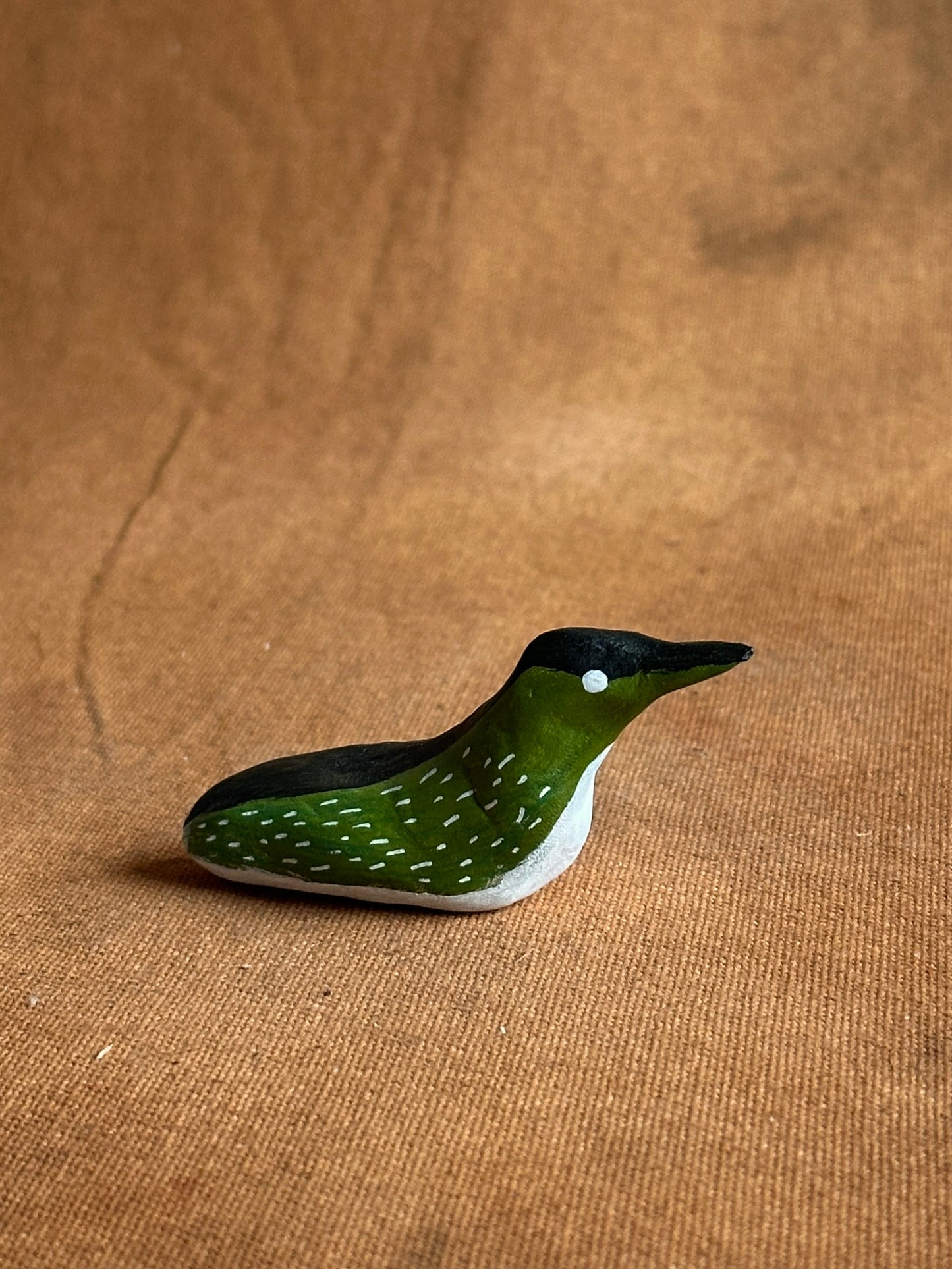 Prickled miniature loon